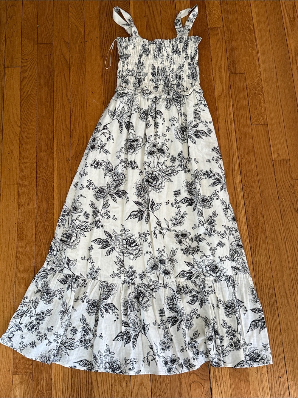 Lost + Wander White Maxi Dress with Black Floral Print rayon linen smocked Small